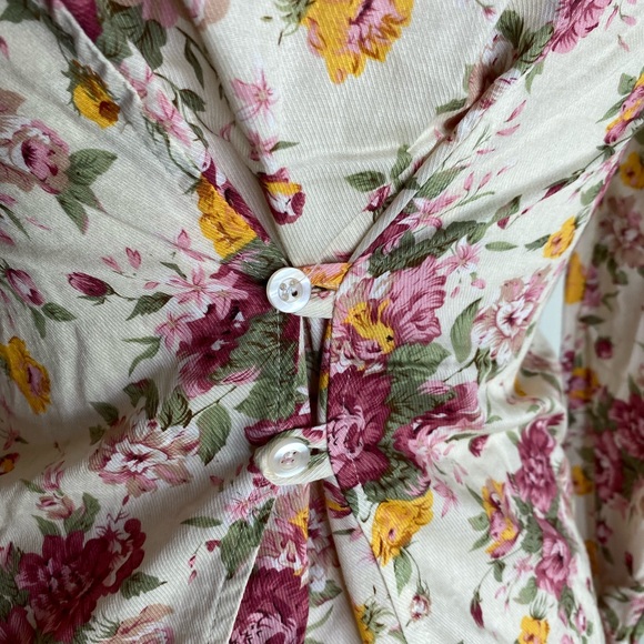 Floral button down shirt XS - Picture 4 of 5